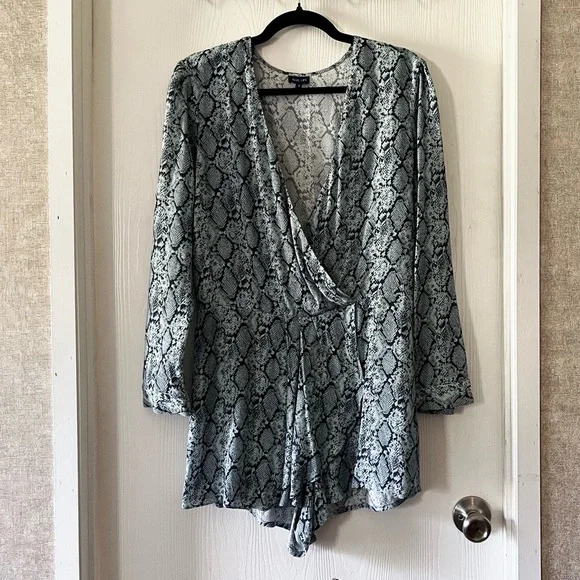 Blue Life Snakeskin V-Neck Long Sleeve Romper - Picture 4 of 7